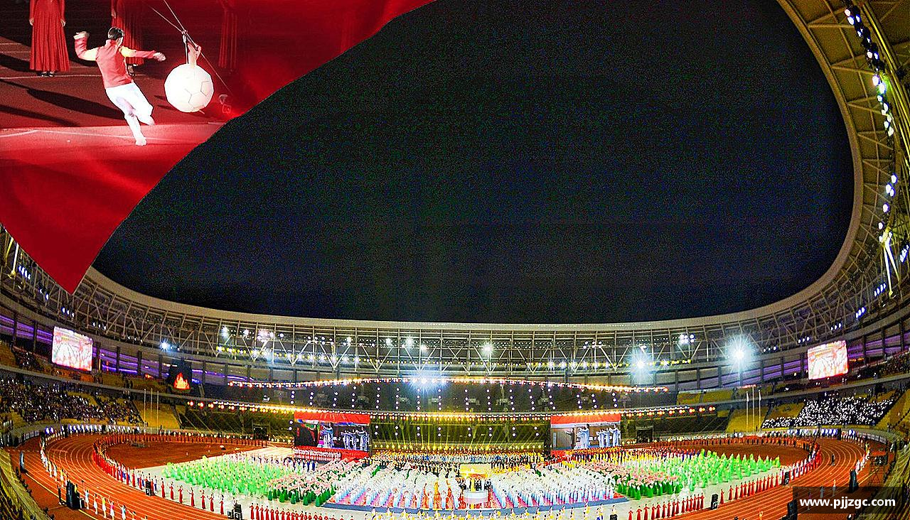 球迷群英汇聚无畏风雨，只为荣耀！